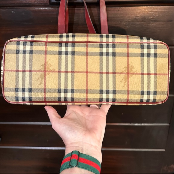 Burberry Tote in Haymarket nova check leather classic luxury that is always in! - Picture 7 of 10